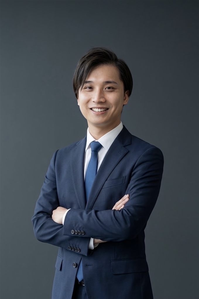 円谷 秀明